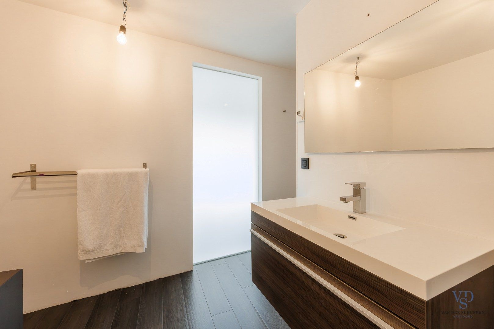 Moderne, energiezuinige (EPC label A) vernieuwbouw foto 17