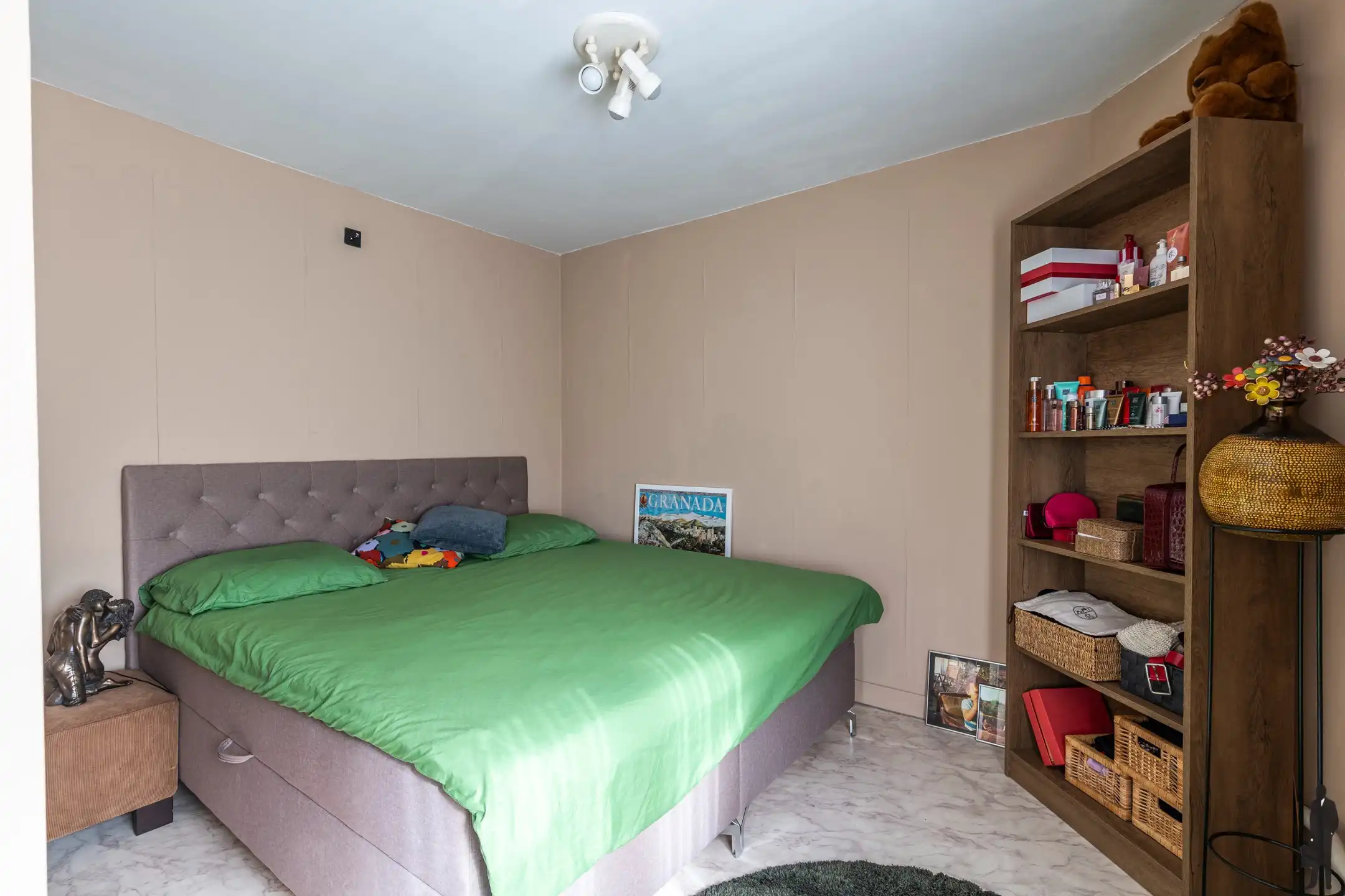 Gelegen te Minderhout, vinden we deze vrijstaande woning met 3 slpk. op ca. 561m². foto 16