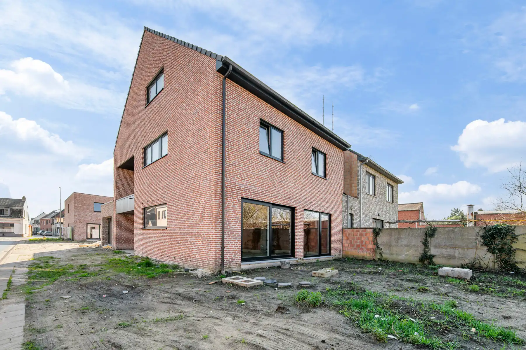 Ruime nieuwbouwwoning foto 2