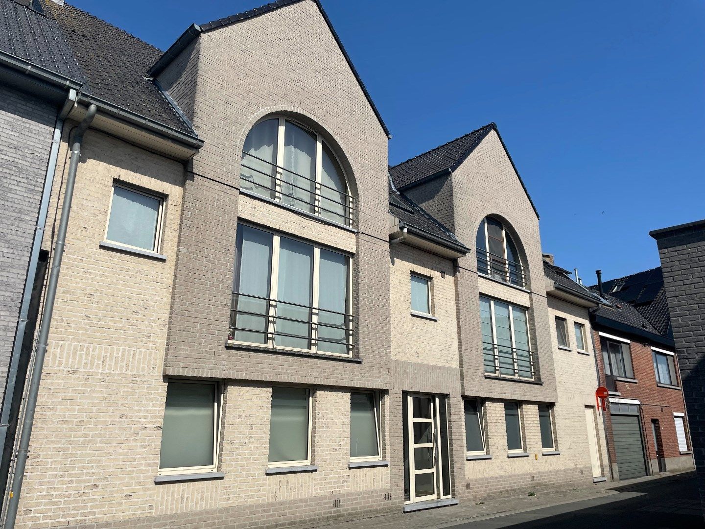 Instapklaar gelijkvloers appartement met tuin te Wingene foto {{pictureIndex}}