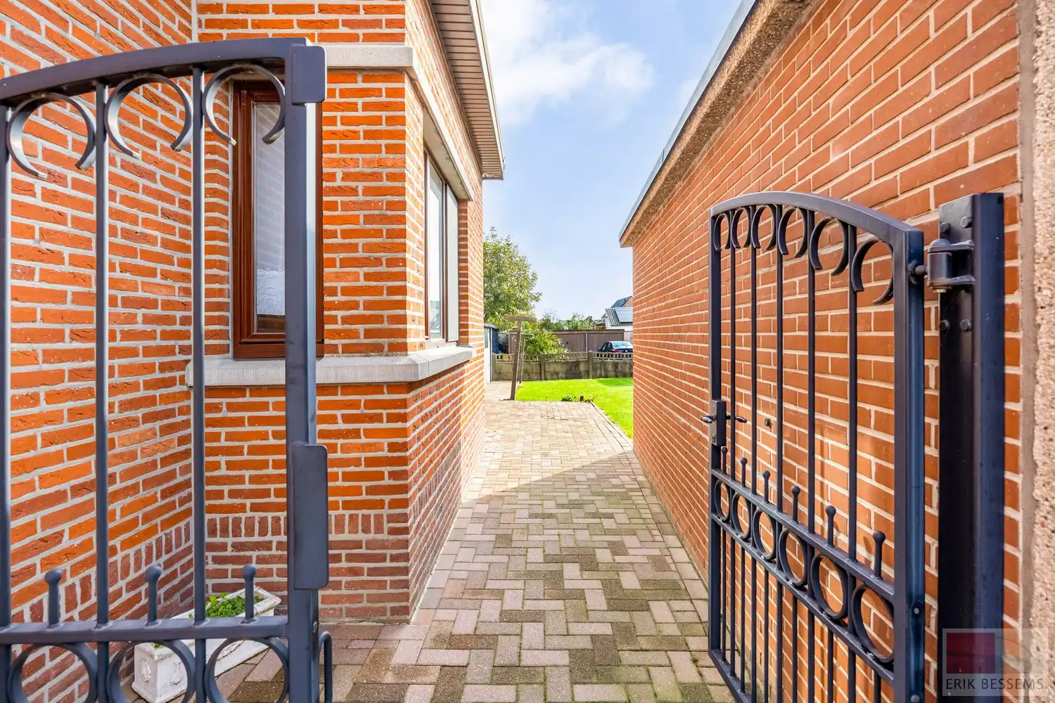 Leuke te renoveren halfopen bebouwing met potentieel en 3 ruime slaapkamers. foto 33
