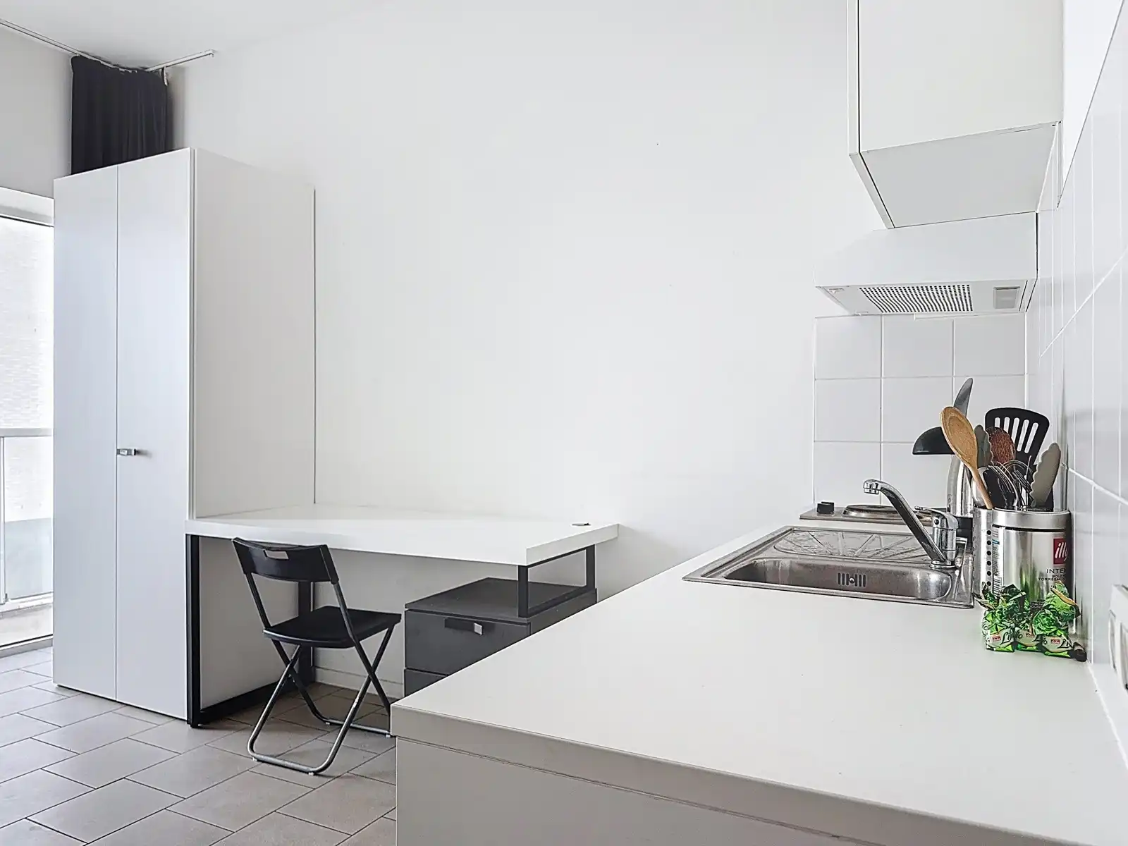 Studentenkamer met terras en parking. foto 4