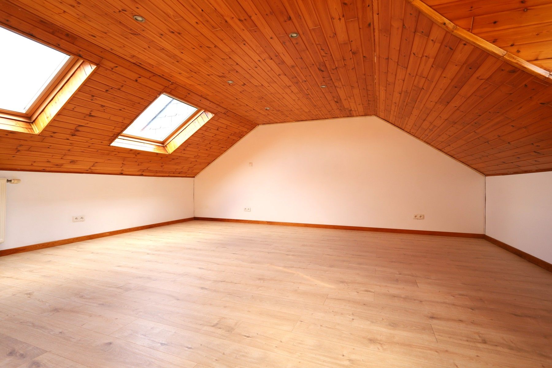 Moderne gezinswoning met tuin en garage, 4,7 km van NATO foto 18