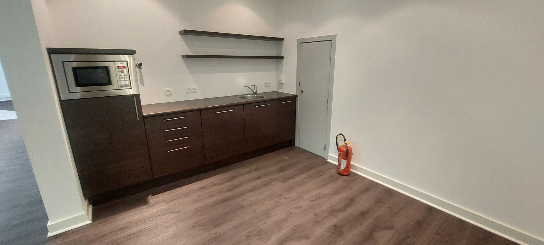 Kantoorruimte, 170 m², parking, TOP-zichtlocatie foto 15