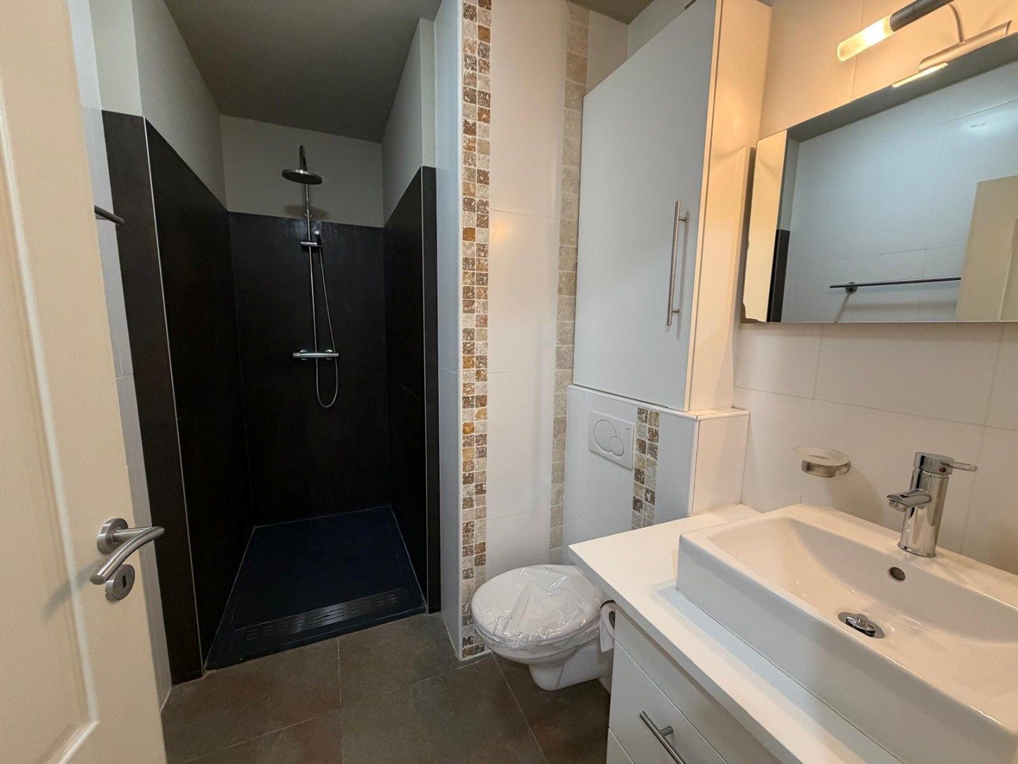 Duplexappartement met 2 slaapkamers, terras en autostaanplaats foto 10