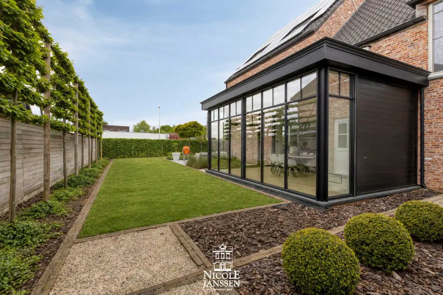 Ruim ingedeeld landhuis foto 30
