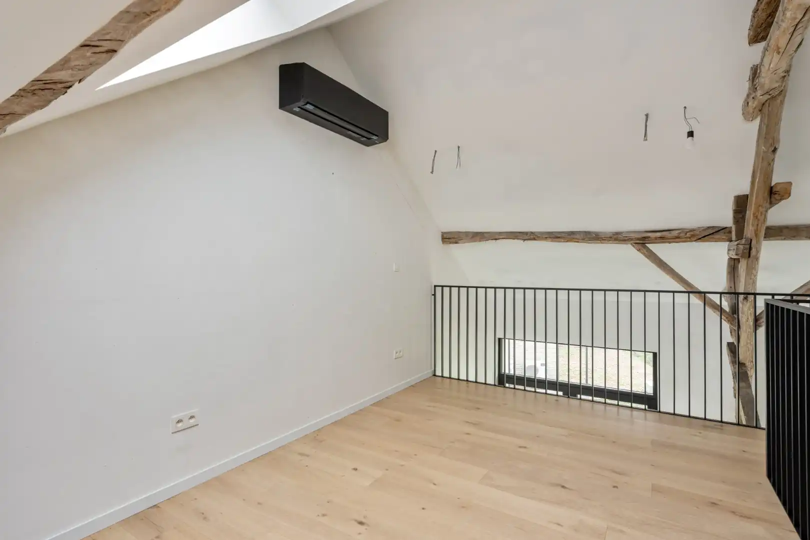 Exclusieve woning in volledig heropgebouwde hoeve op een perceel van 4a60ca!  foto 24