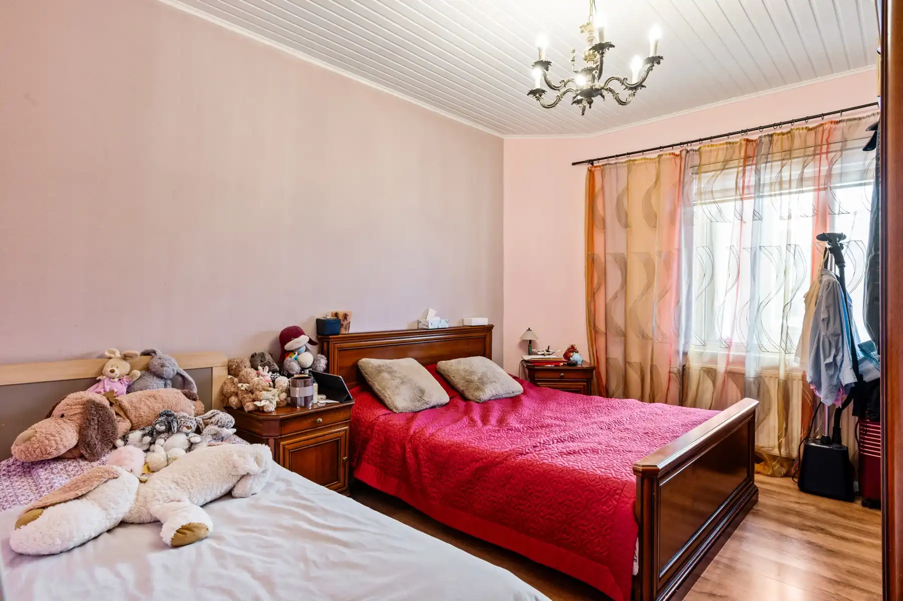 Opbrengsteigendom met garages en appartement foto 11