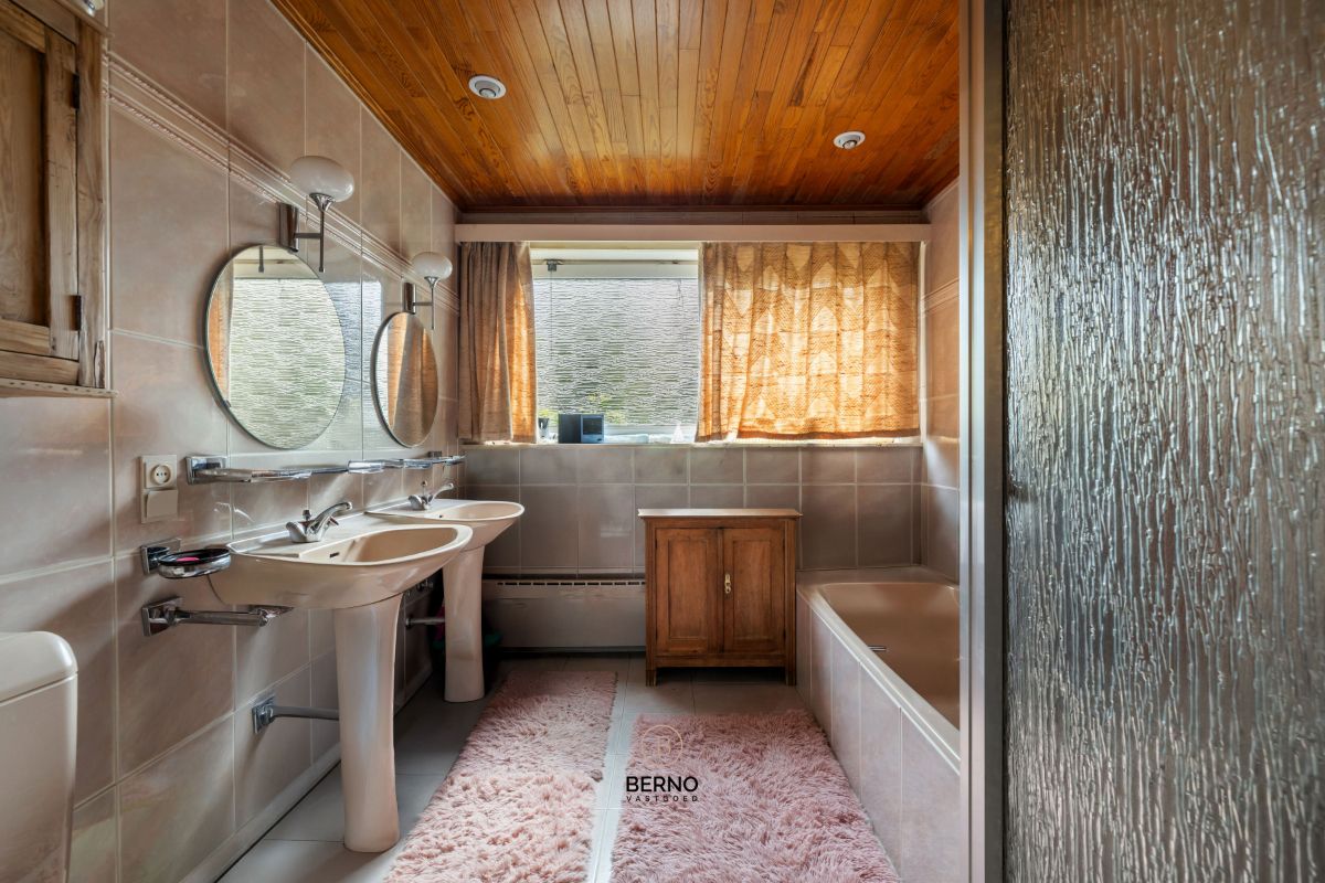 Ruime laagbouwvilla met 5 slaapkamers en 150 m² kelder/garage in Lede foto 8