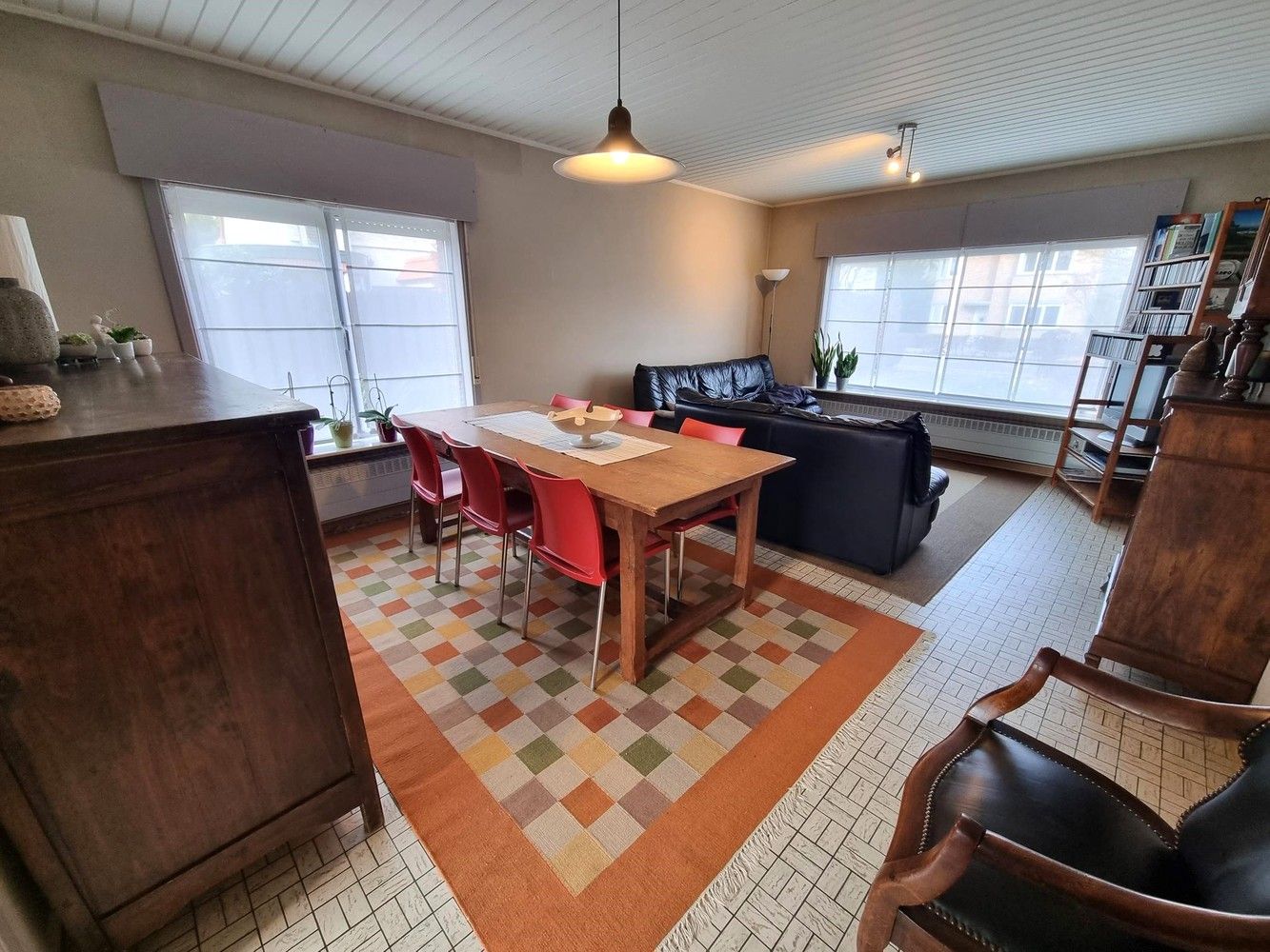 Instapklare gezinswoning, 3 slks, nieuwe keuken en badkamer met zuidgerichte tuin en garage op 607 m² foto 6