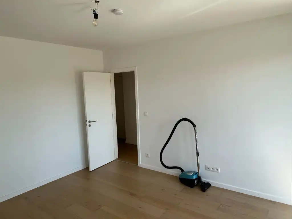 2 slaapkamer appartement op eerste verdieping foto 12