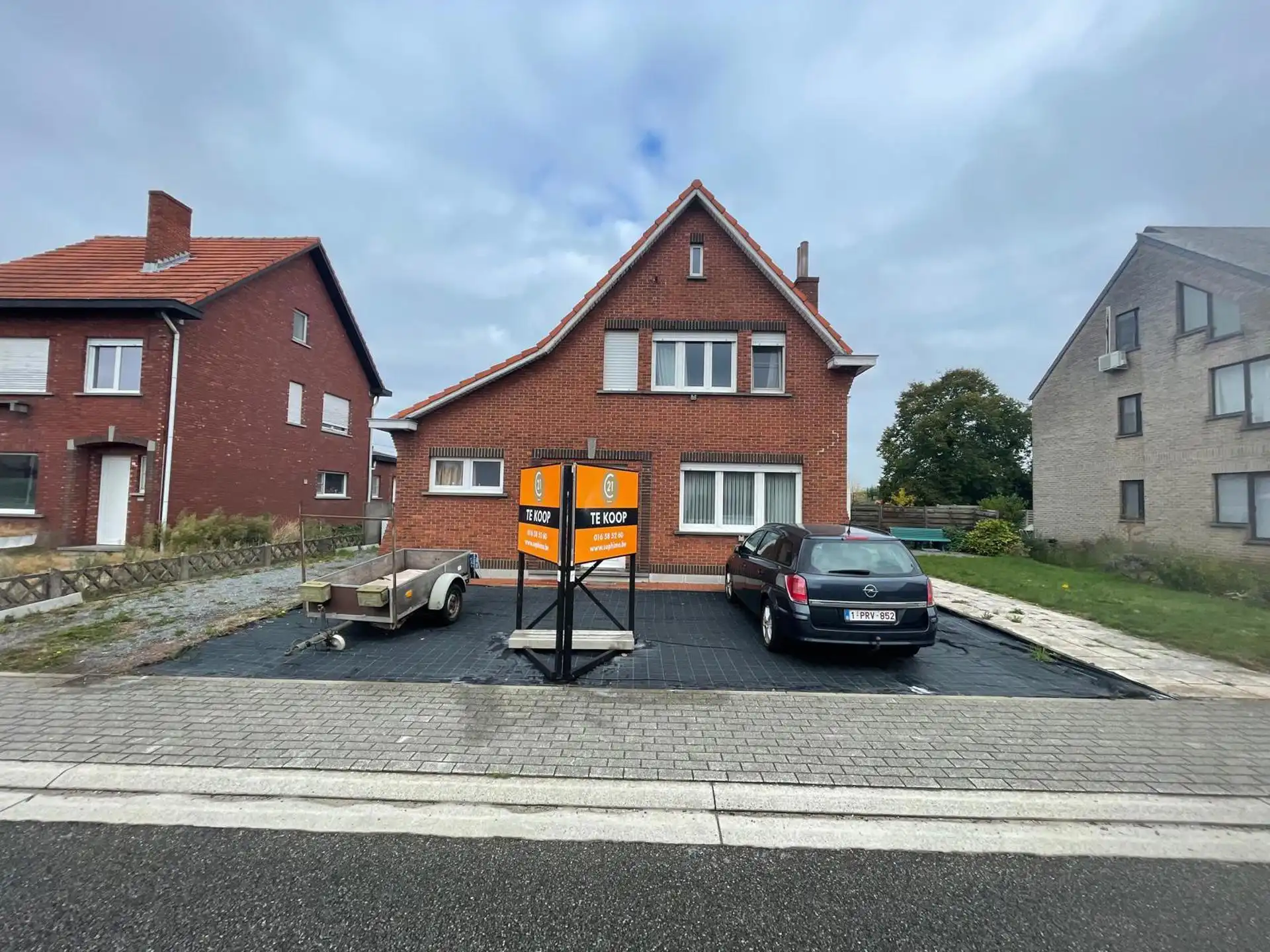 Te renoveren woning met 3 slaapkamers foto 2