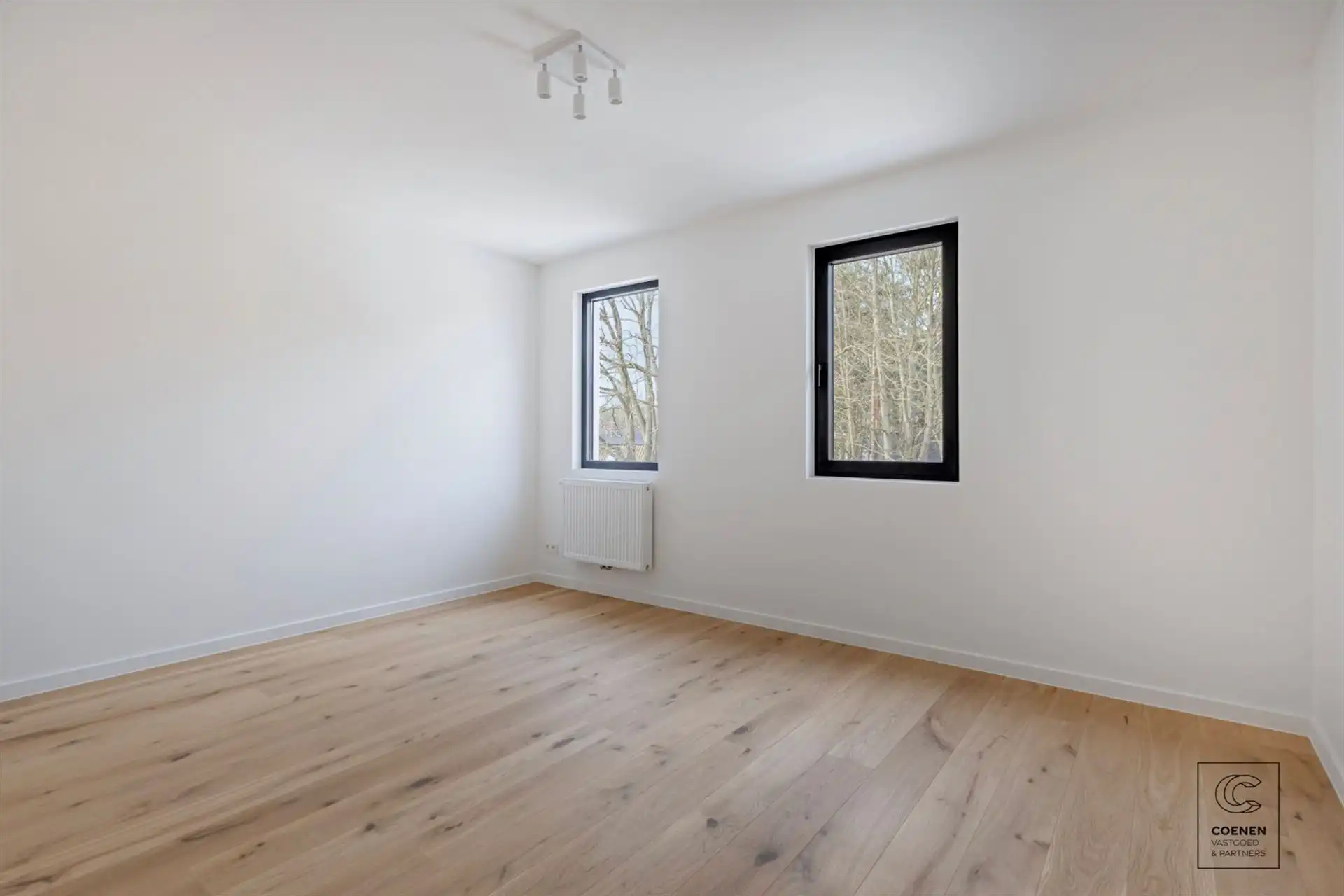 Prachtig gerenoveerde woning met 4 slpk's en riante tuin! foto 21