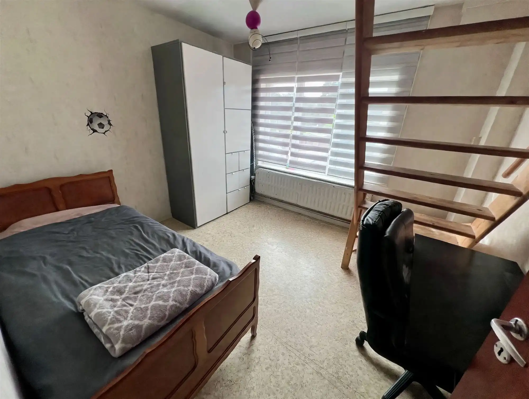 Huis met 5 slpks, 2 badk, dubbele oprit en tuin op 250 m² foto 17
