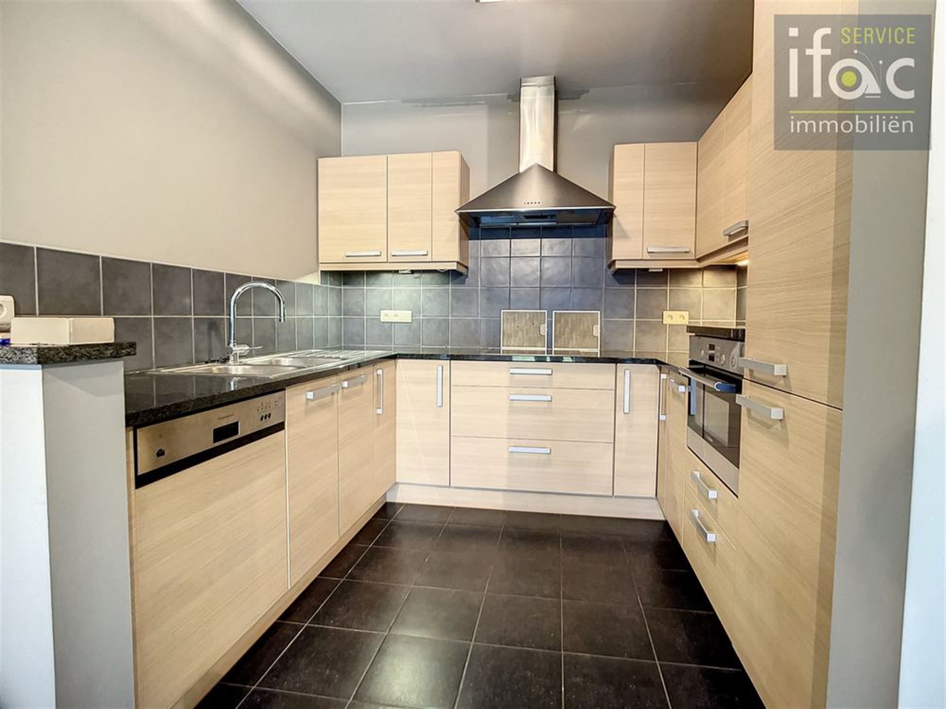 Mooie stapelwoning met tuin foto 10