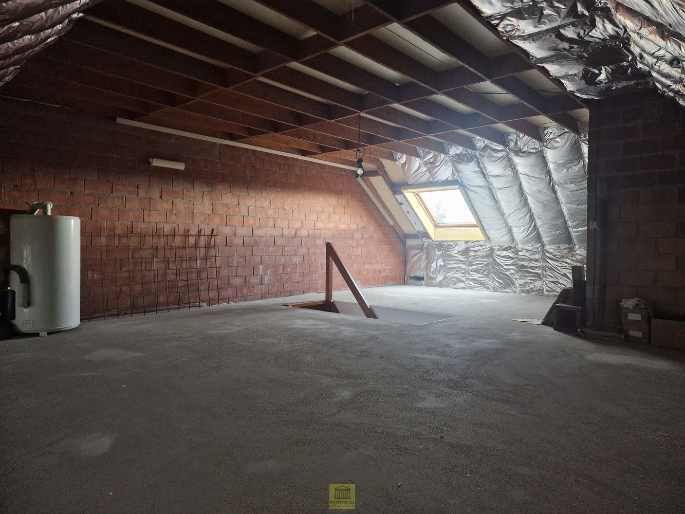 Degelijke halfopen bebouwing, rustig gelegen! foto 27