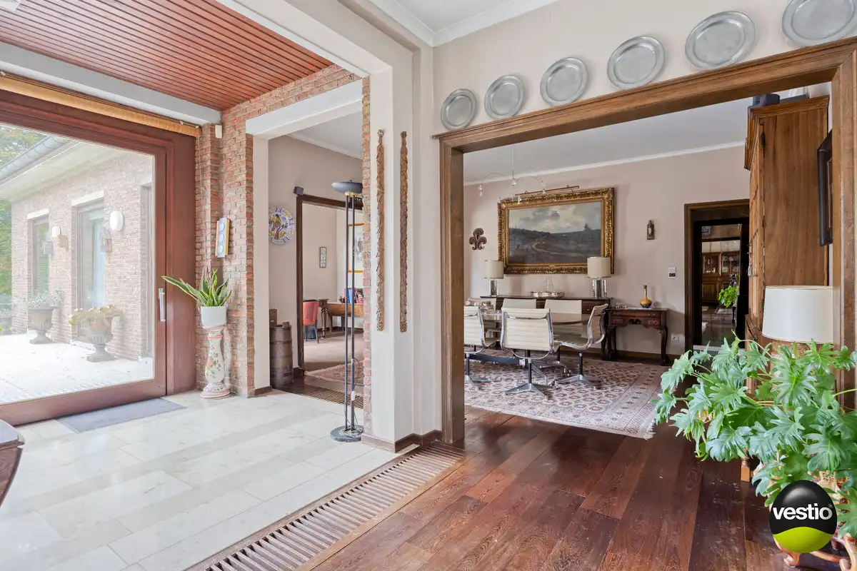 RUIME RESIDENTIEEL GELEGEN VILLA OP 46A89CA NABIJ CENTRUM BILZEN. foto 12