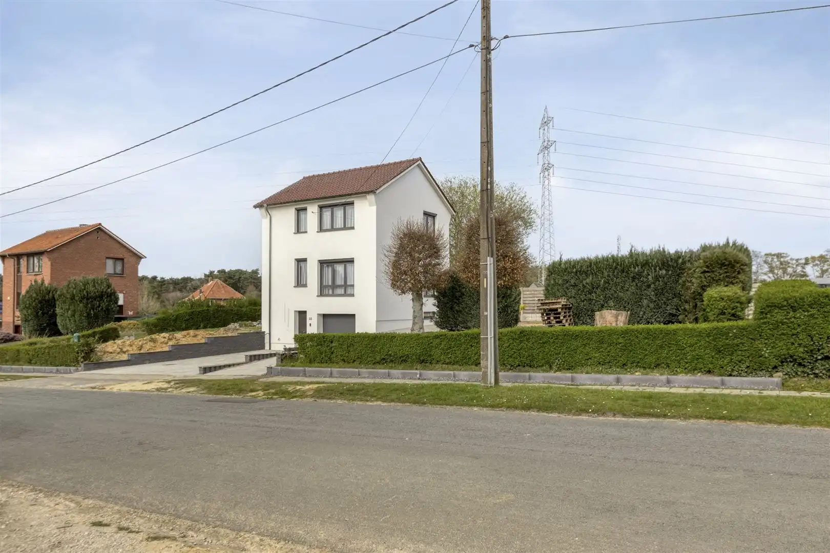 TE KOOP: Gerenoveerde woning met 3 slaapkamers te Houthalen! foto {{pictureIndex}}