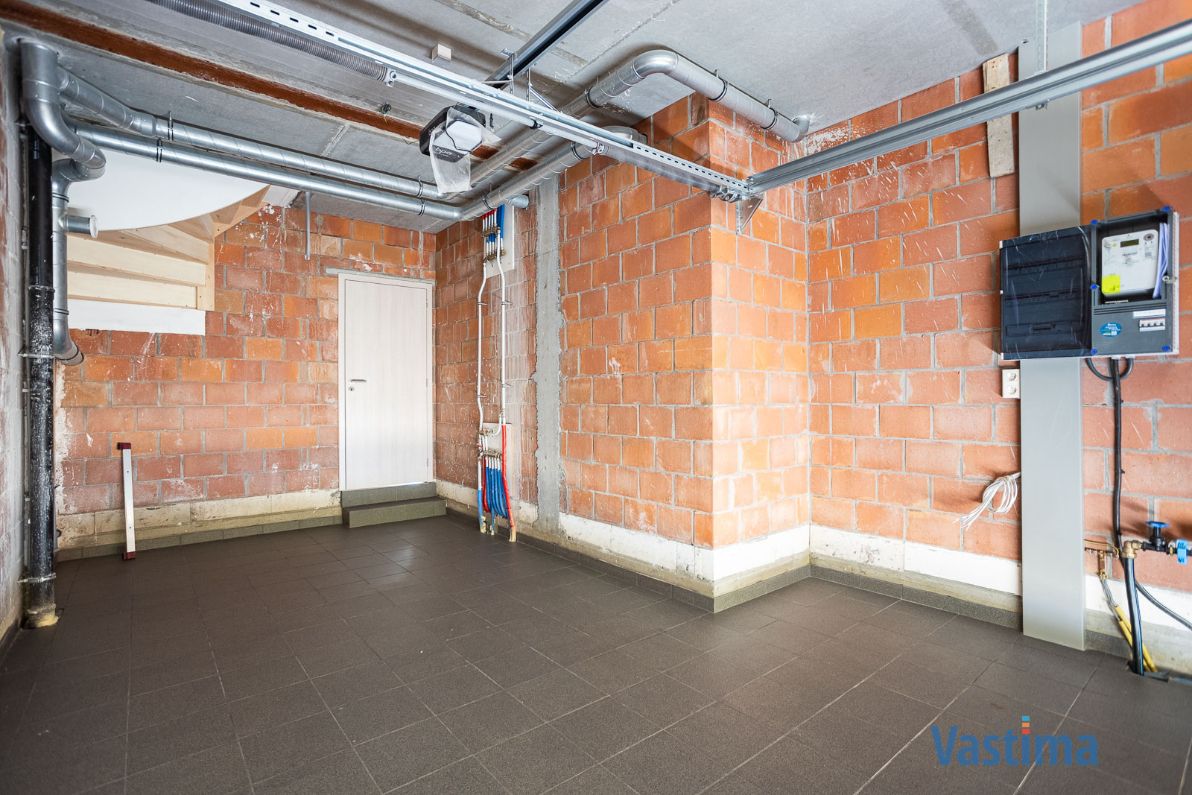 Nieuwbouw gesloten woning met 3 slaapkamers, garage en tuin foto 14