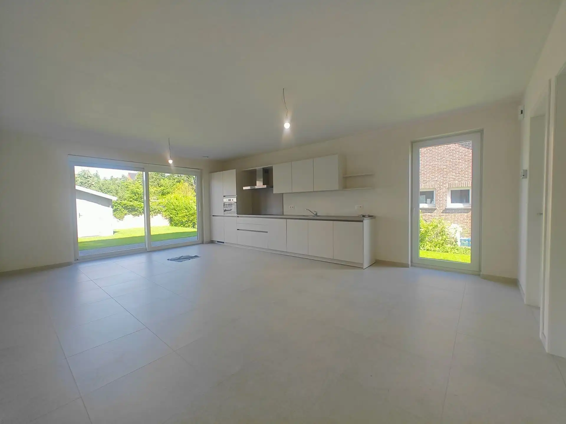 Instapklare nieuwbouwwoning met 3 slaapkamers in een rustige, kindvriendelijke buurt van Maasmechelen.  foto 8