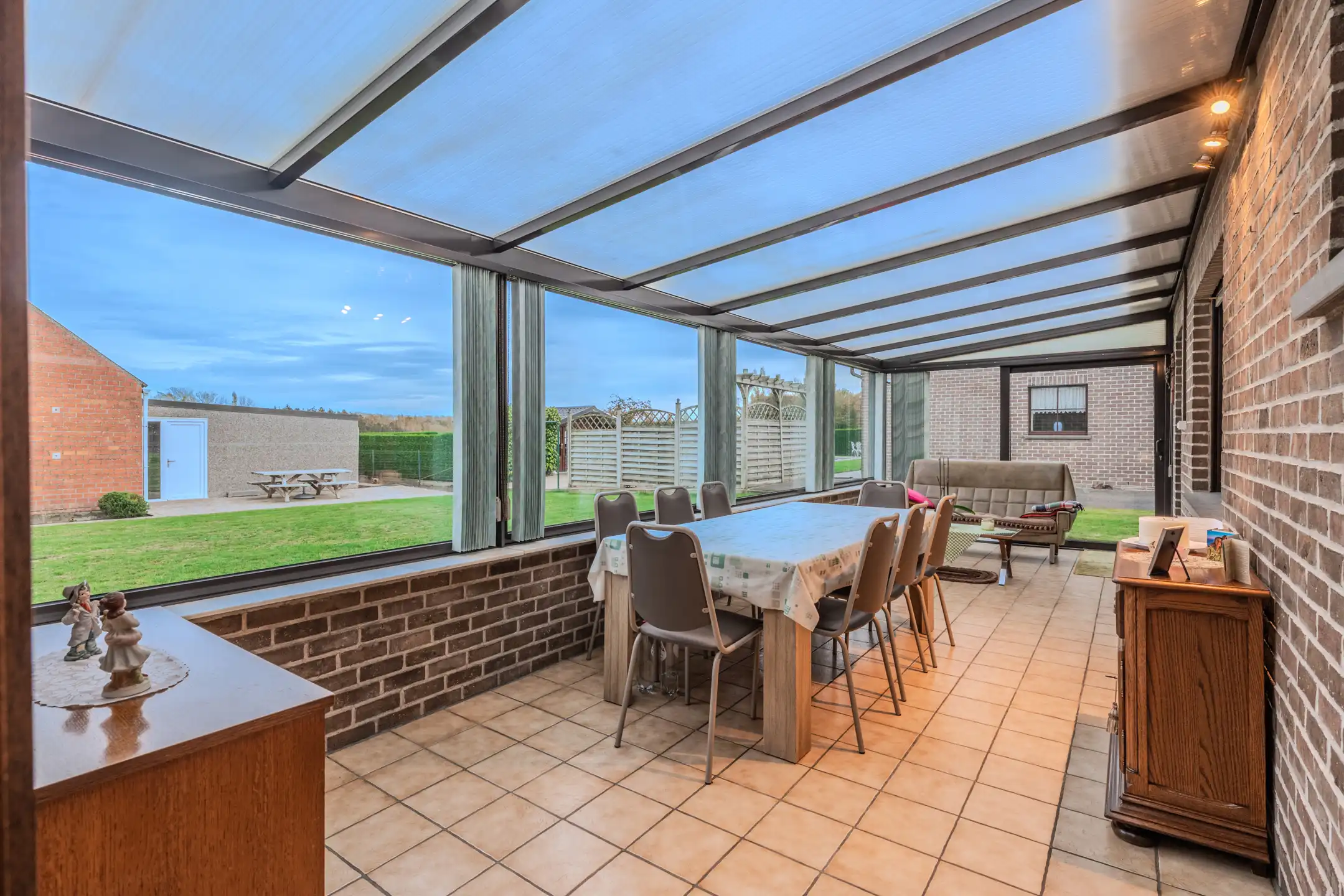 Villa (4 /5 slpk mogelijk) + Werkplaats / Atelier foto 3