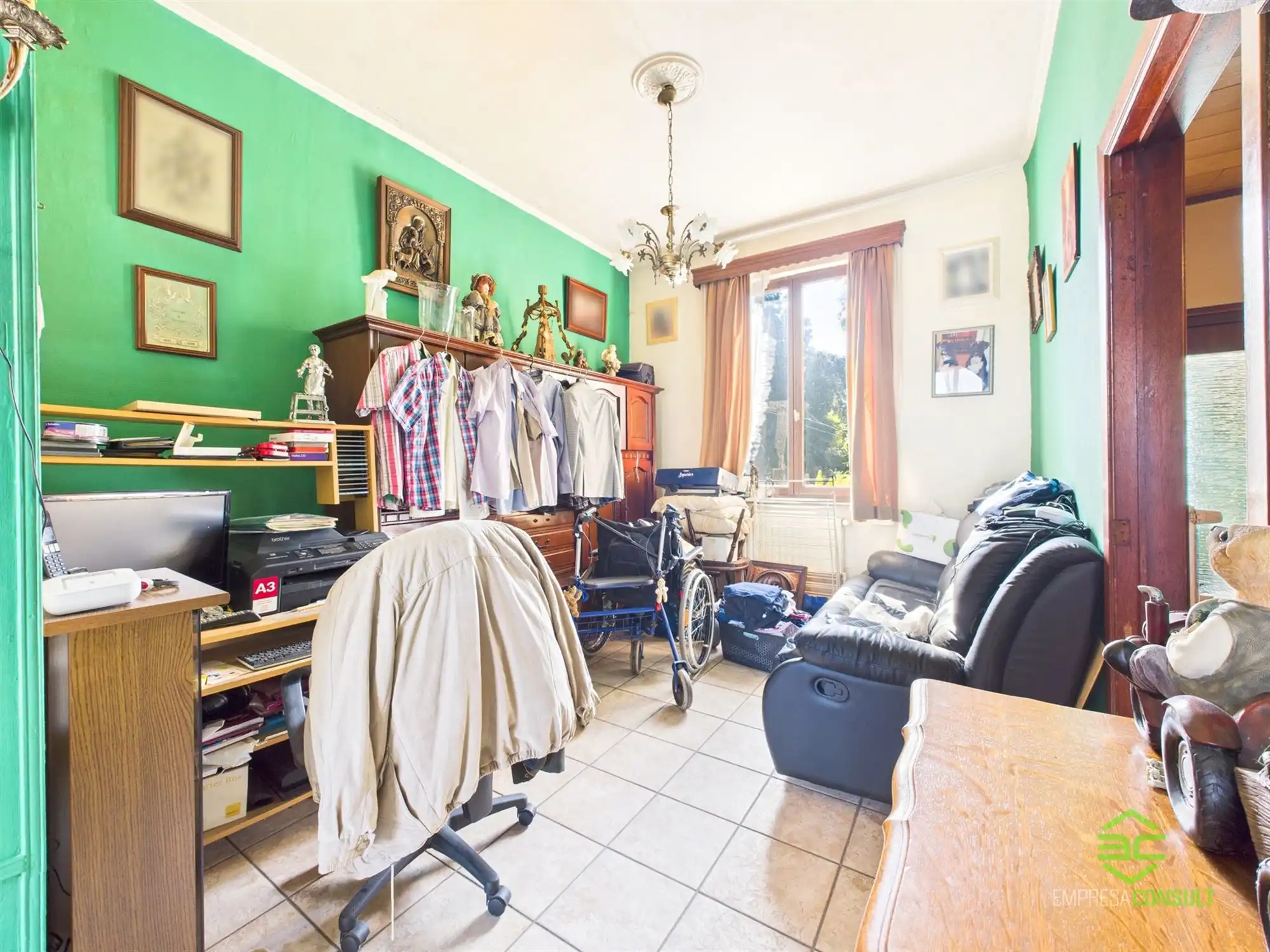 Op te frissen gezinswoning met 3slpk in Montenaken! foto 5