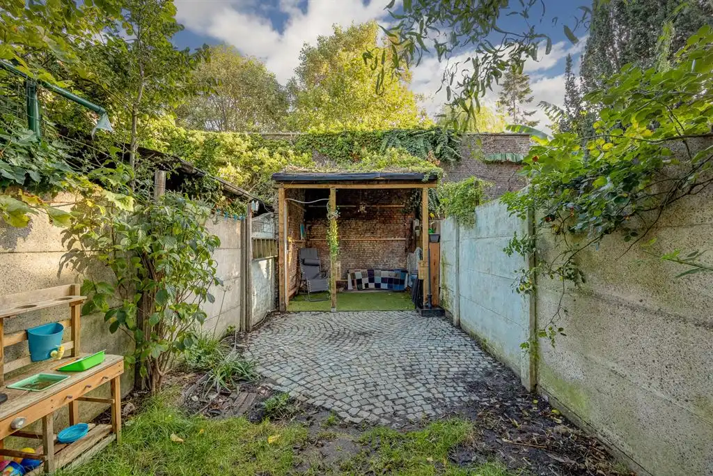 Instapklare woning met groene tuin foto 7