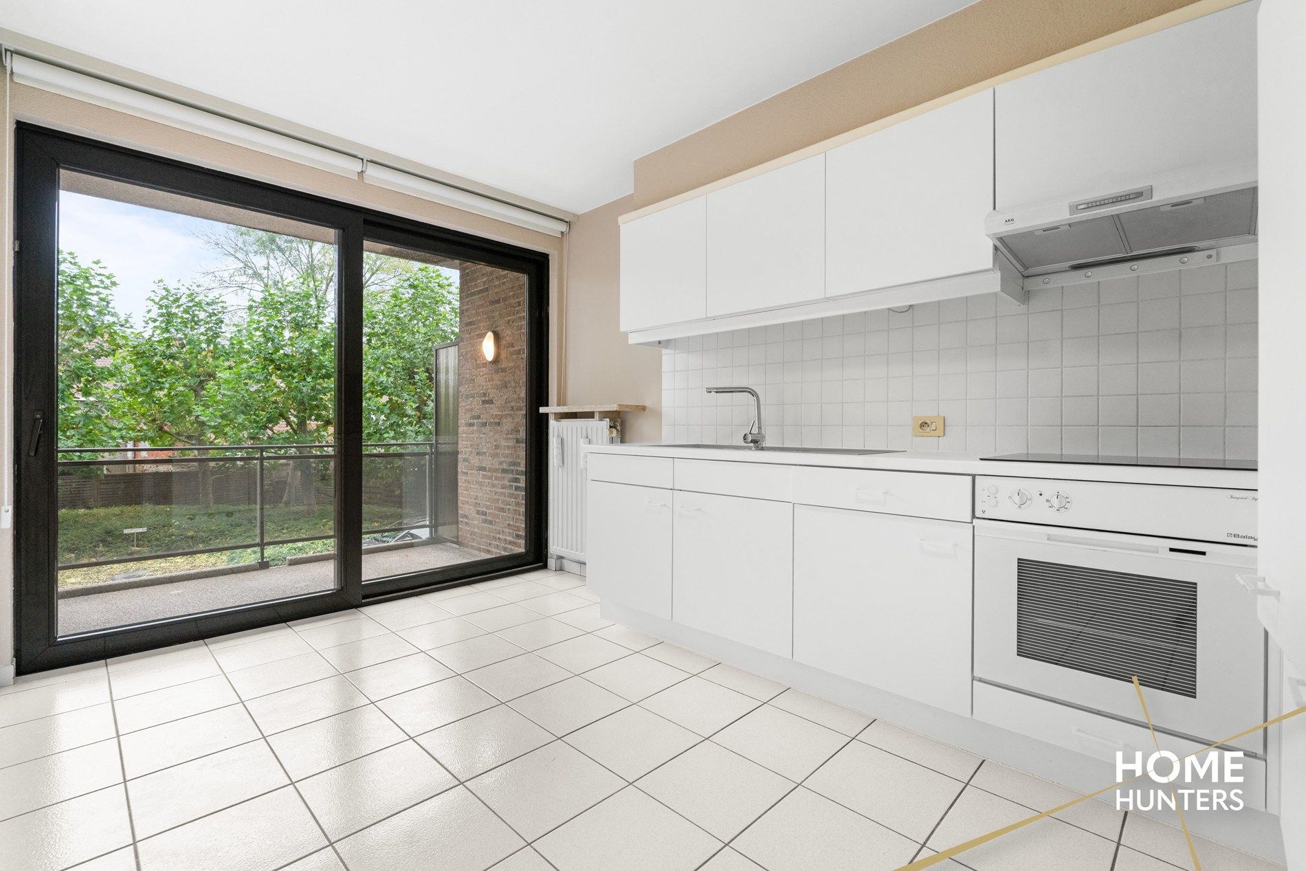 Ruim appartement op centrale ligging in Roeselare foto 12