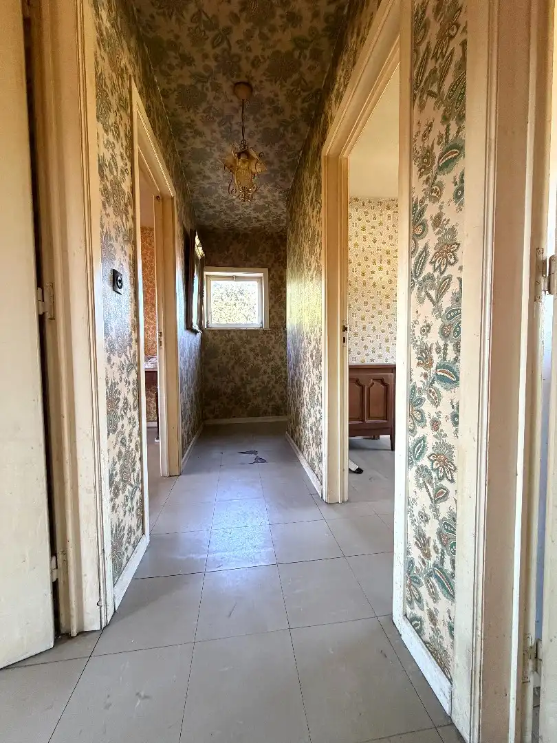 Te renoveren halfopen bebouwing met garage te koop in Harelbeke foto 10