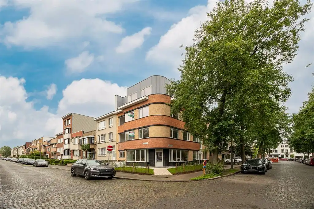 Stijlvol nieuwbouwappartement met terras foto 16