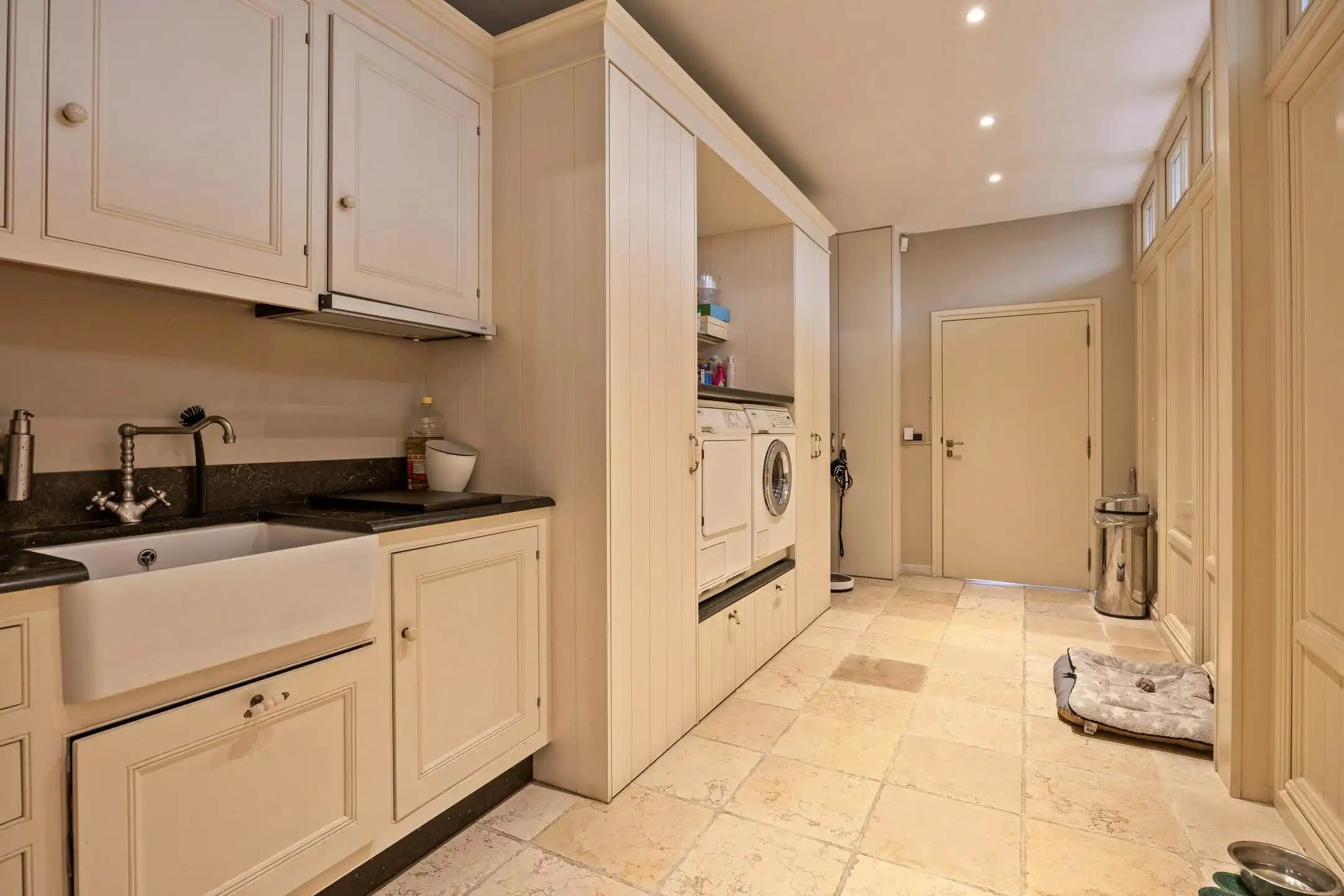 Uniek stadspand met dakterras in centrum Maaseik foto 13