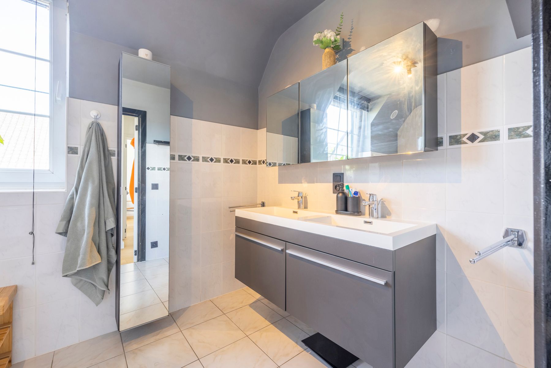 Woning met 3 slaapkamers, tuin en garage te koop! foto 22