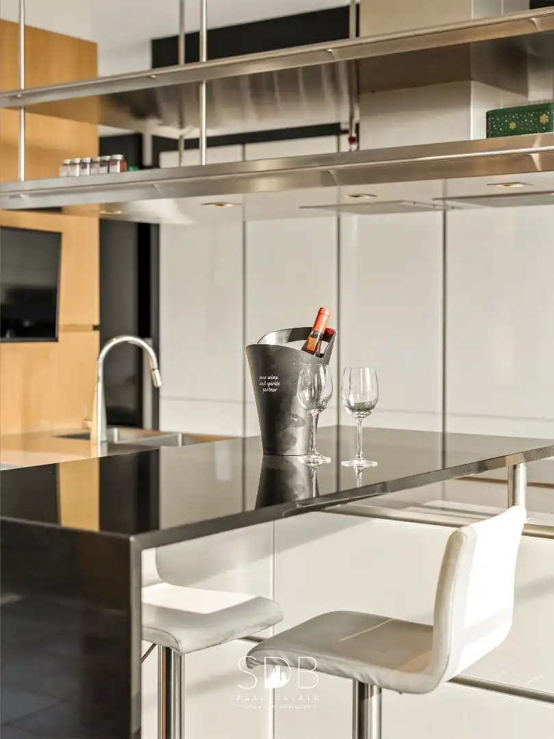 Prachtige villa in hoevestijl met bijgebouwen en akkerlanden/weilanden op 1,45ha foto 17