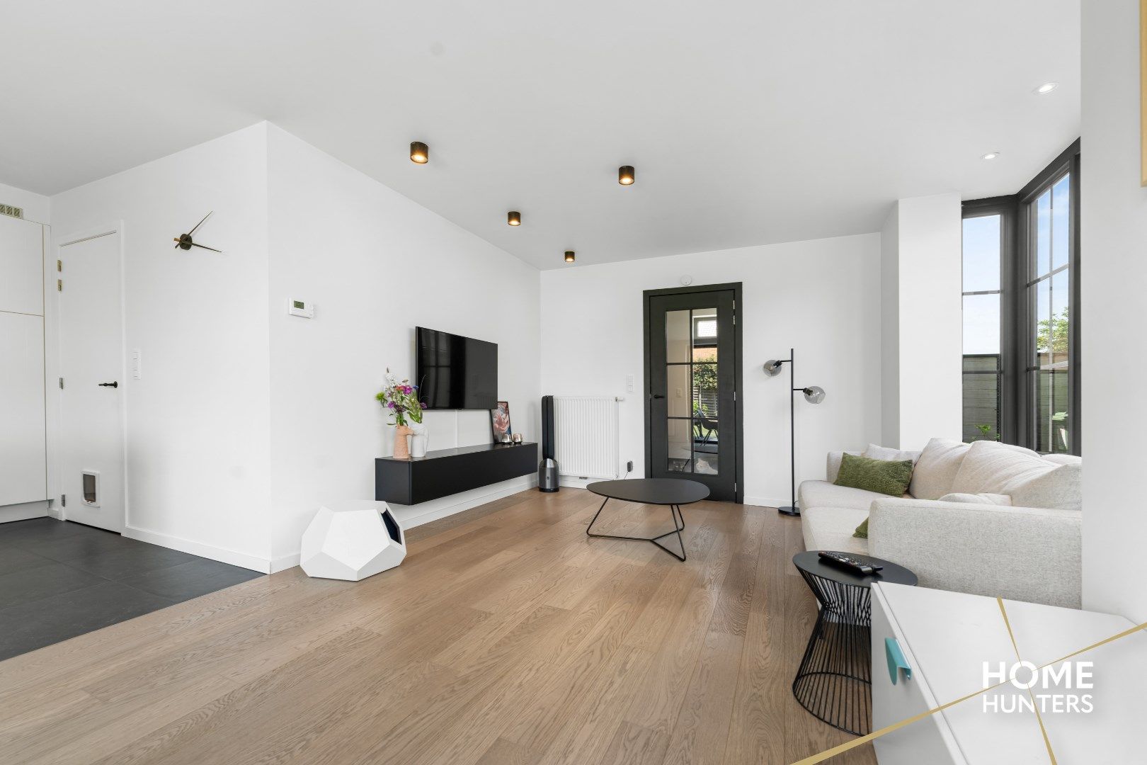 Halfopen bebouwing in landelijke, moderne stijl  foto 14