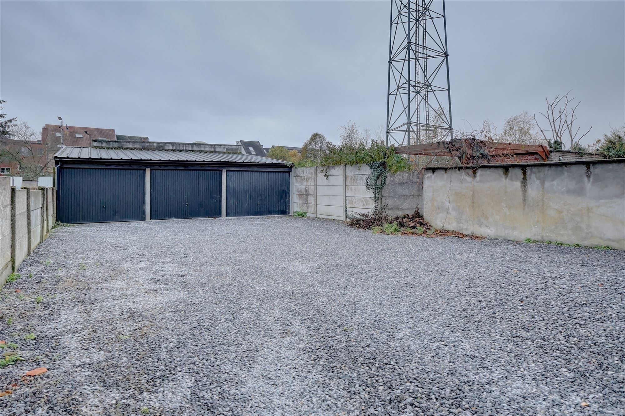 Opbrengsteigendom: 5 garages te koop in Mechelen foto {{pictureIndex}}
