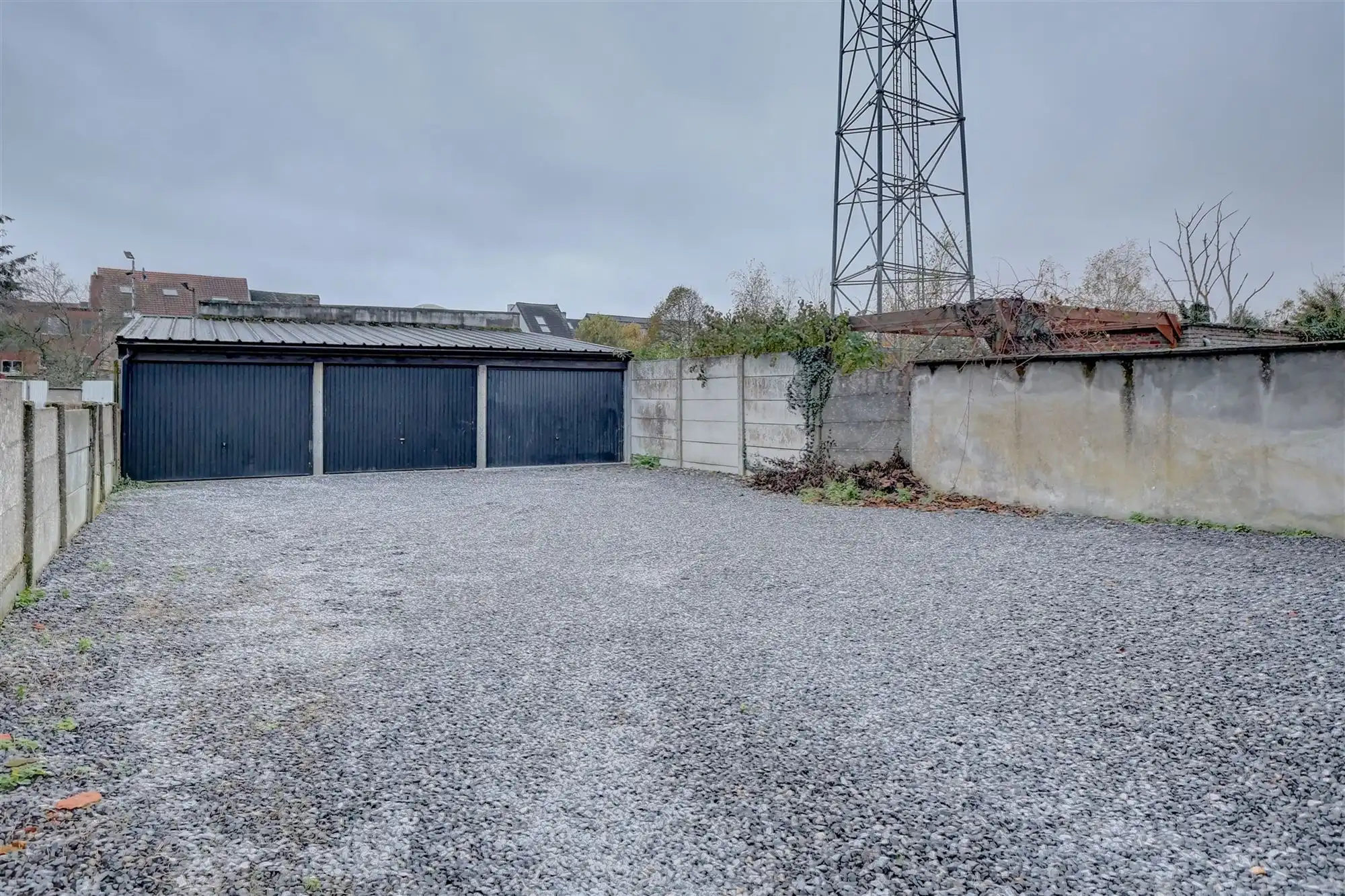 Opbrengsteigendom: 5 garages te koop in Mechelen foto {{pictureIndex}}