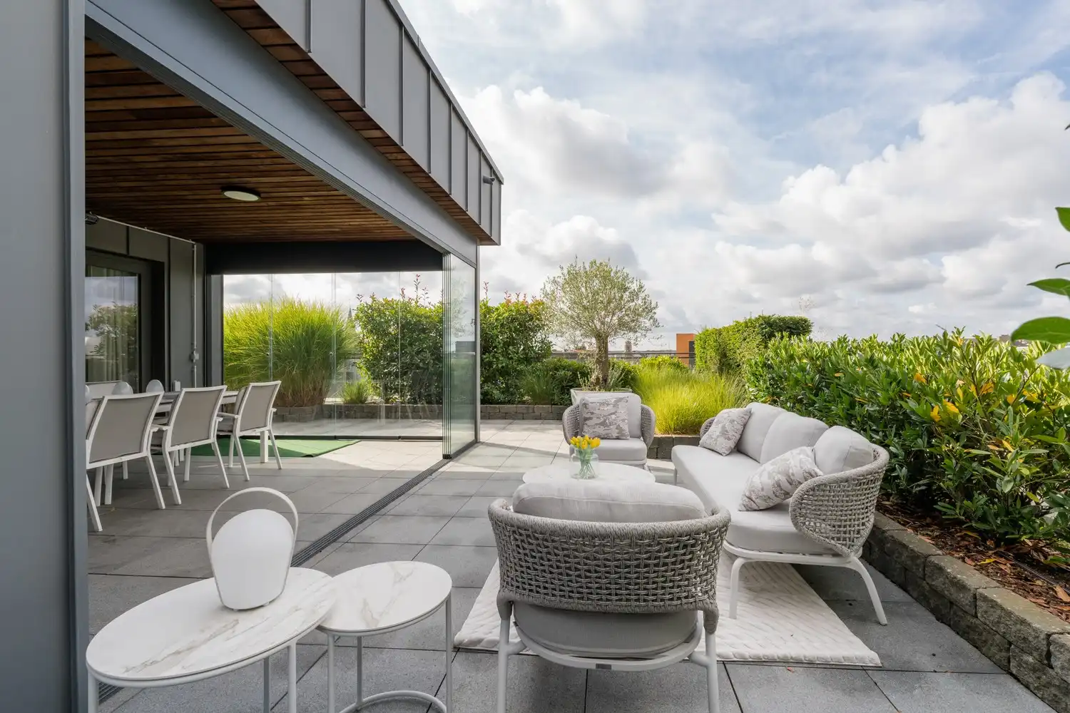 Exclusief penthouse van 234 m² met 195 m² aan terrassen in hartje Overpelt foto 48