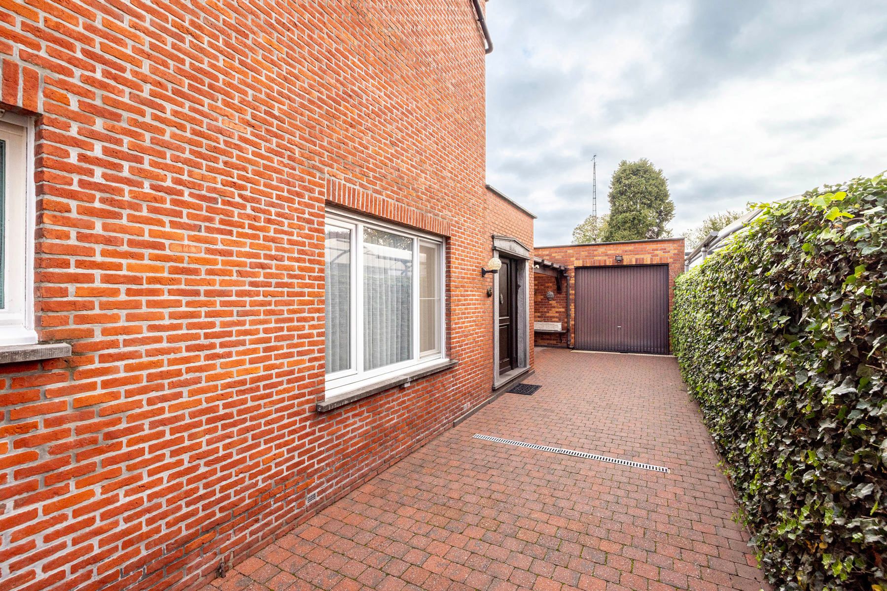 HOB met opp van 271m² : 3 slpk, 2 bdk en polyvalente ruimte foto 20