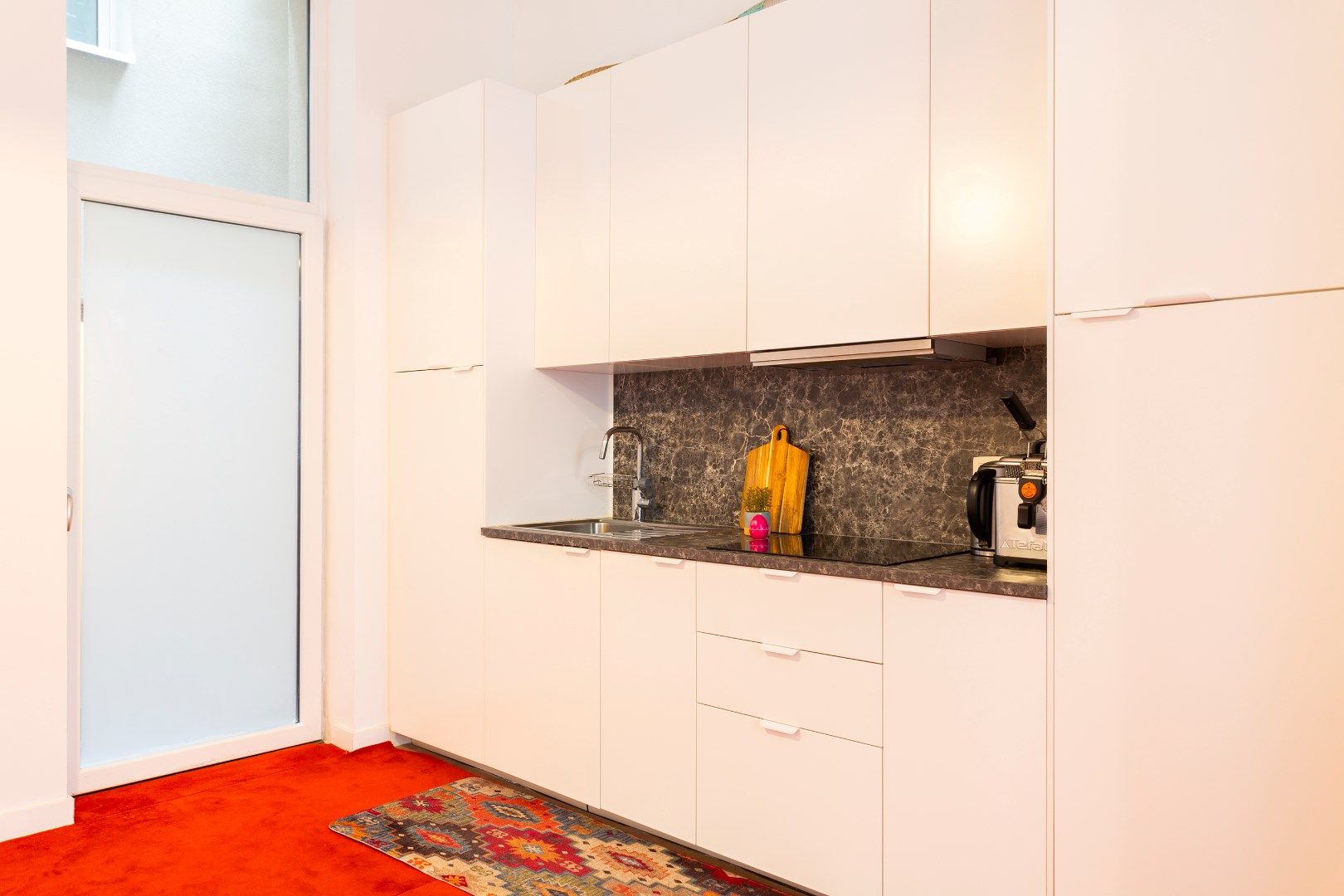 Stadsleven binnen handbereik: energiezuinig GLV appartement met koer foto 6