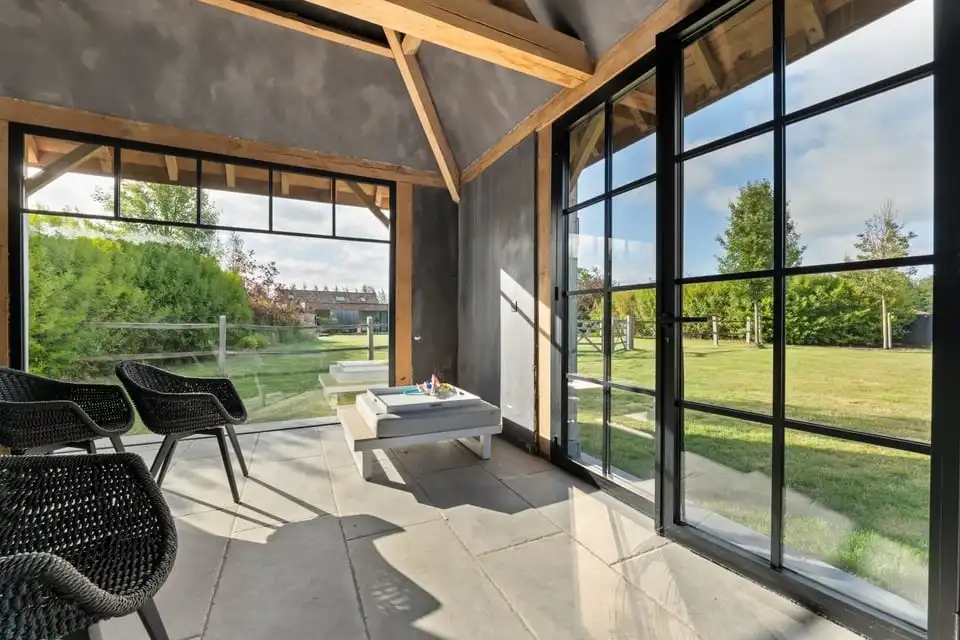 UNIEKE LUXUEUZE VILLA OP EEN PRACHTIG PERCEEL VAN 28A50CA IN SINT-TRUIDEN foto 11