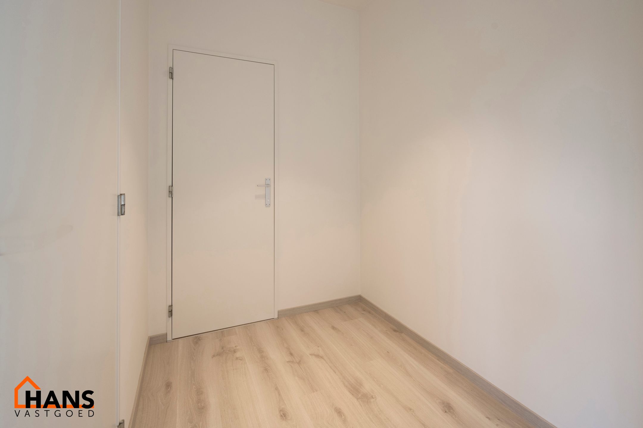 Gerenoveerd appartement met garagebox. foto 11
