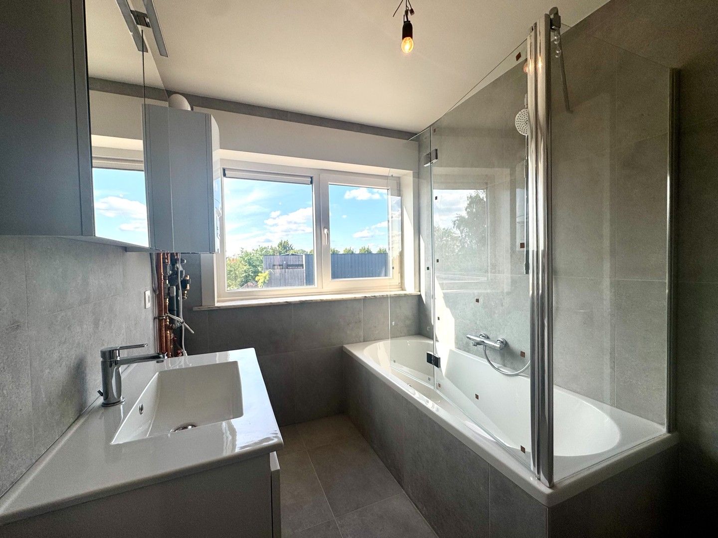 Volledig gerenoveerd appartement! foto 9
