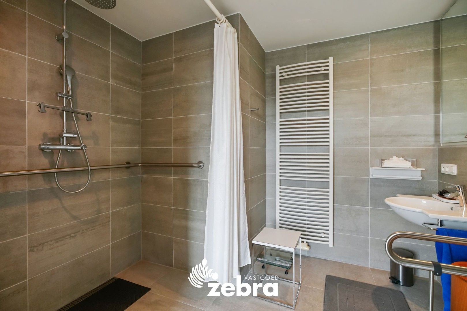 Moderne serviceflat met prachtig zicht op de Leie en autostaanplaats te Deinze! foto 20