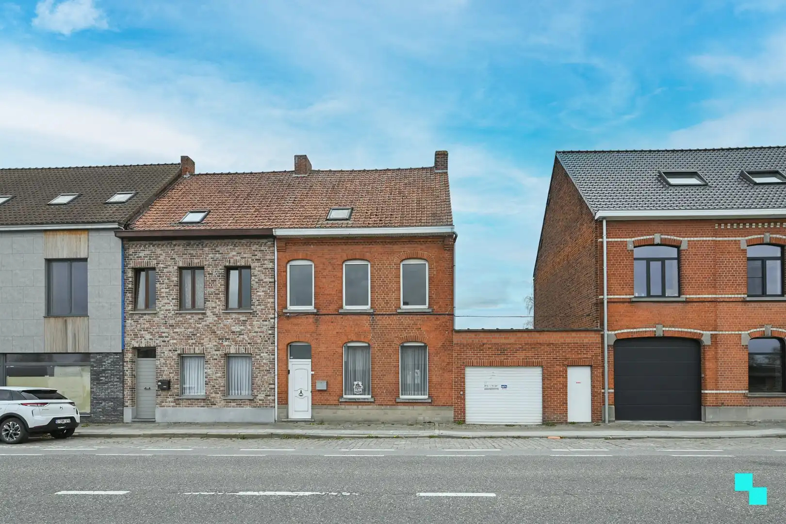 Te renoveren gezinswoning met ruime opslagruimte/garage foto 29