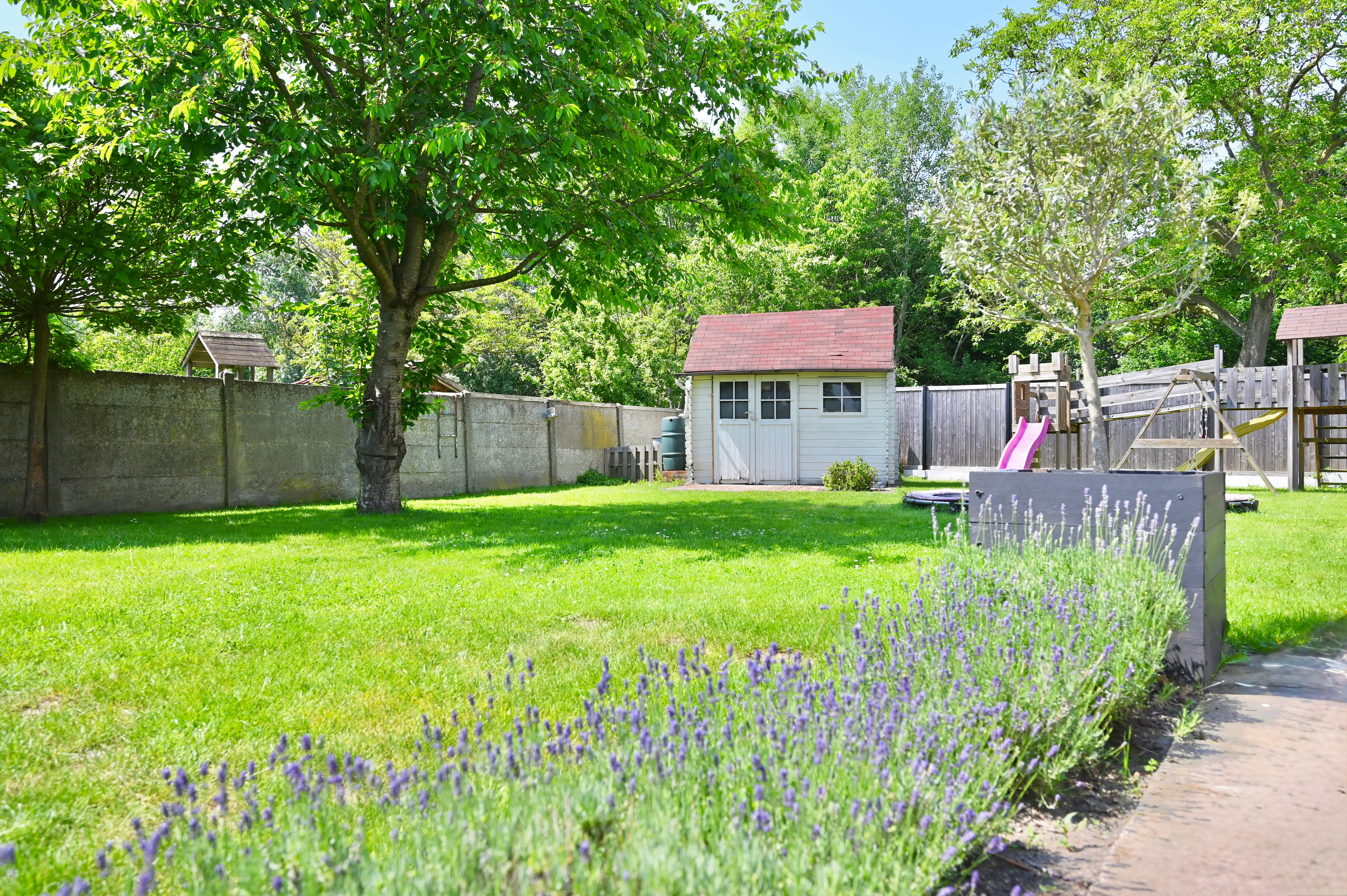 Rustig wonen, veel ruimte en volledig instapklaar! foto 4