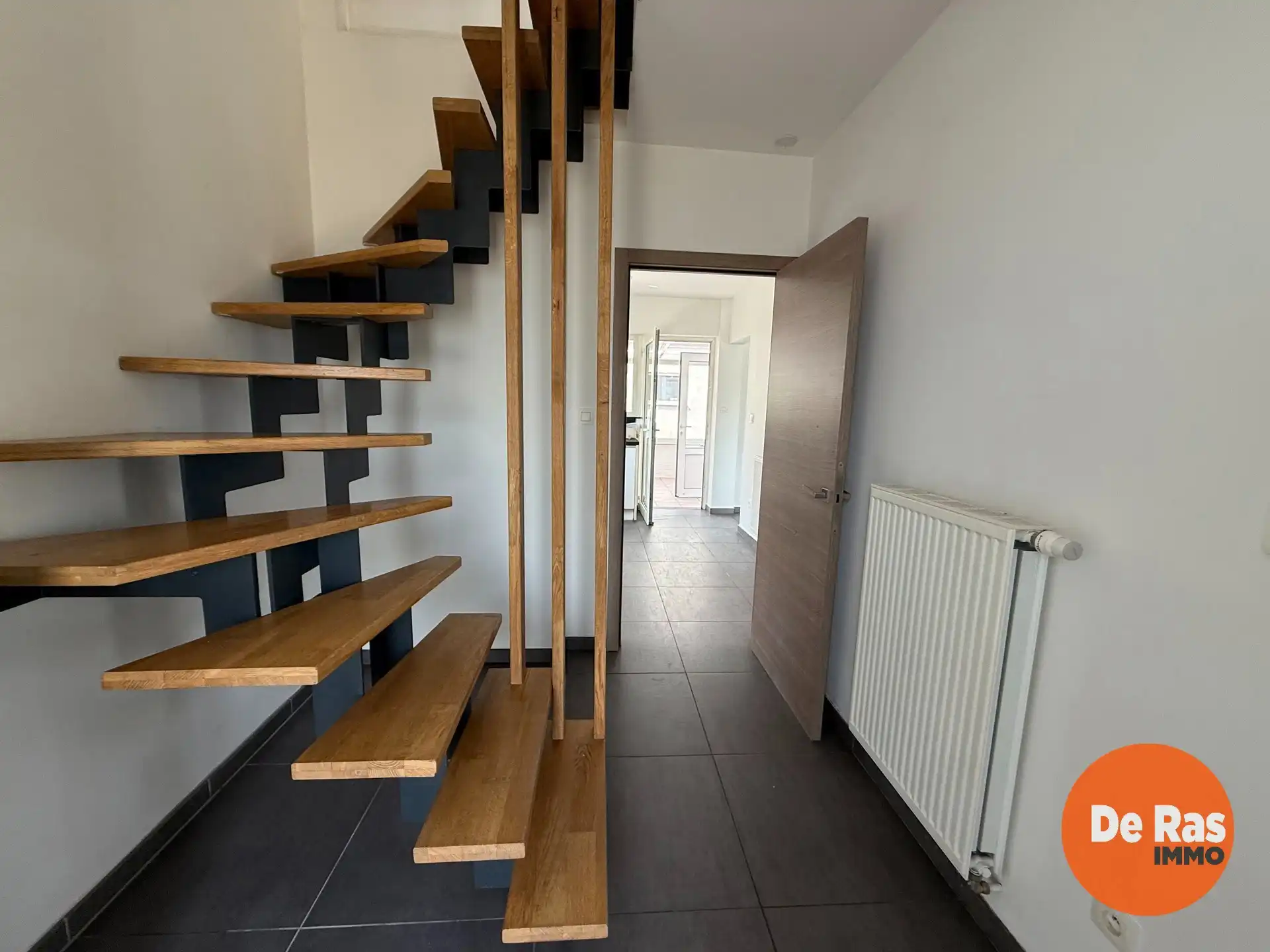 WICHELEN - Ruime woning met multifunctionele loods. foto 13