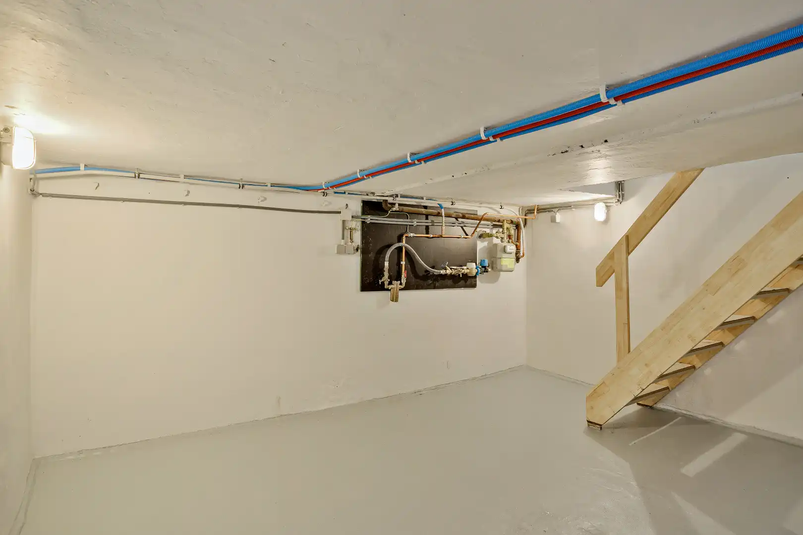 Zeer ruime gerenoveerde woning met 3 à 4 slaapkamers en garage! foto 17