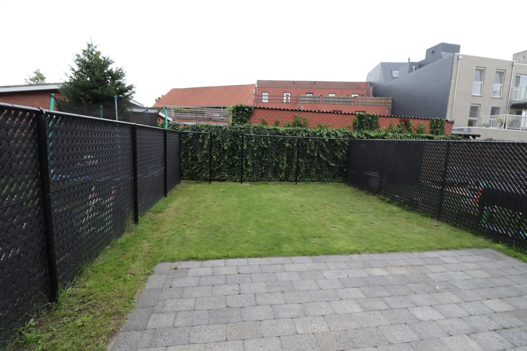 Energiezuinige nieuwbouwwoning met 3 slaapkamers, terras, 2 ondergrondse autostaanplaatsen en kelderberging. foto 23