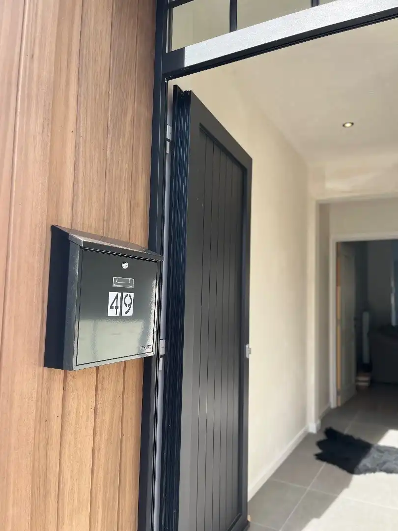 Grote woning met 3 kamers, veel bergruimte en een stadstuin foto 6