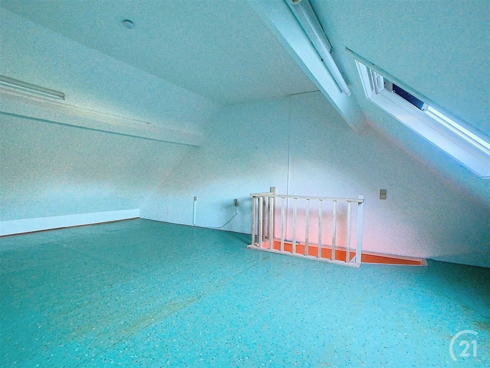 Gerenoveerde woning met tuin in rustige straat foto 16